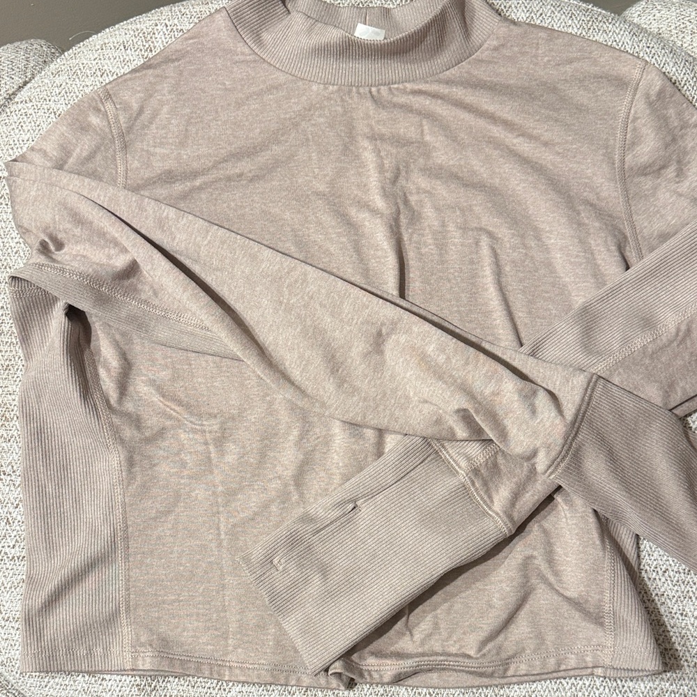 Old Navy cozecore cropped althetic top